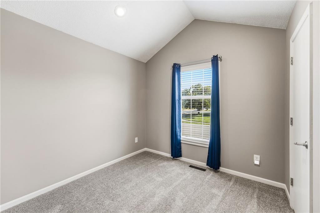 107 E Laredo Trail Property Photo 28