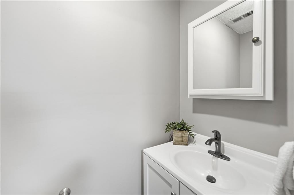107 E Laredo Trail Property Photo 31