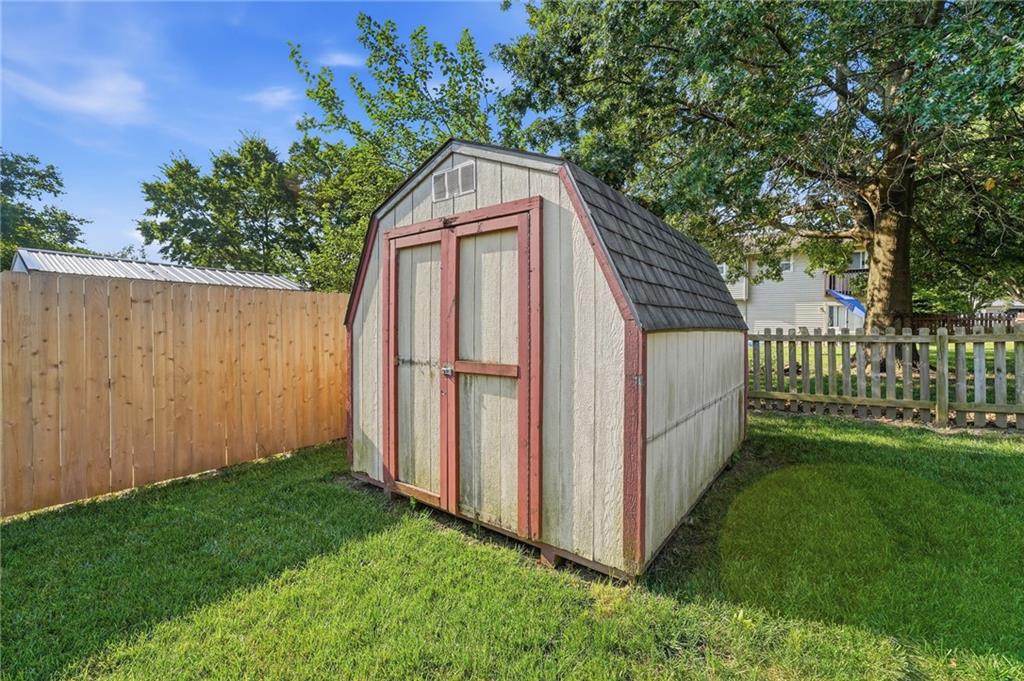 107 E Laredo Trail Property Photo 34