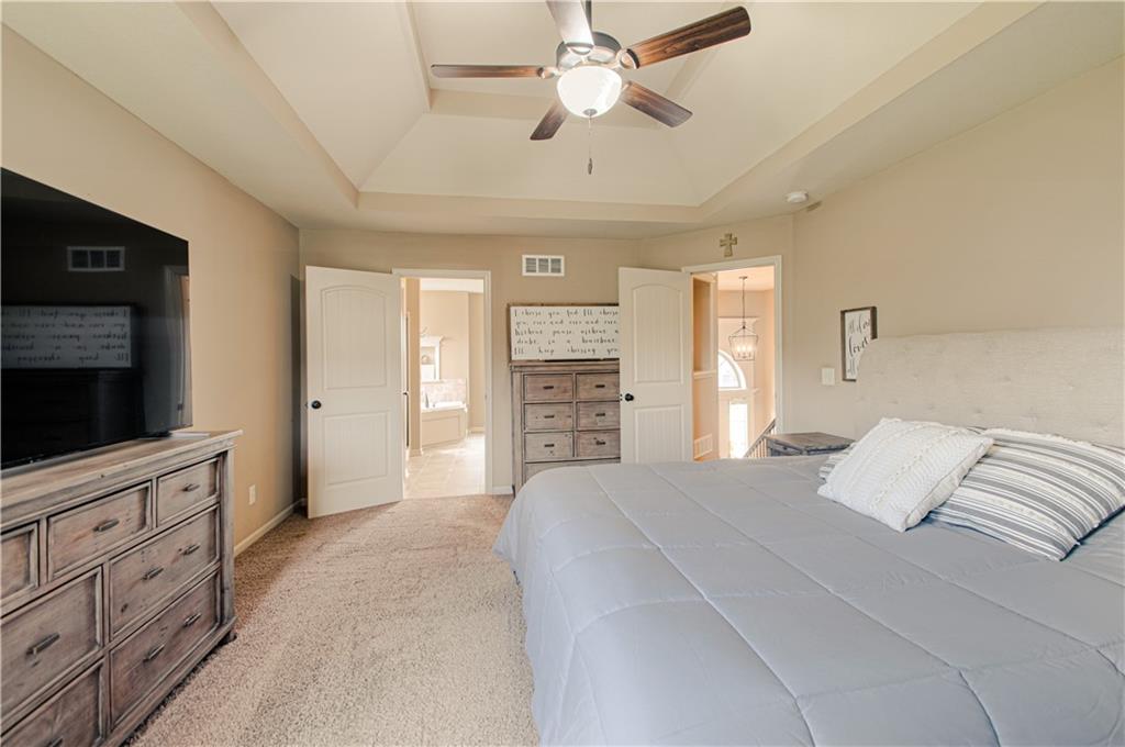 9705 N Windsor Avenue Property Photo 14