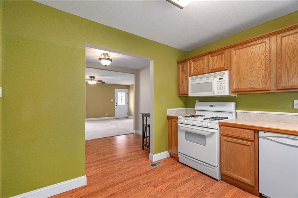 329 E 12th Street Property Photo 18