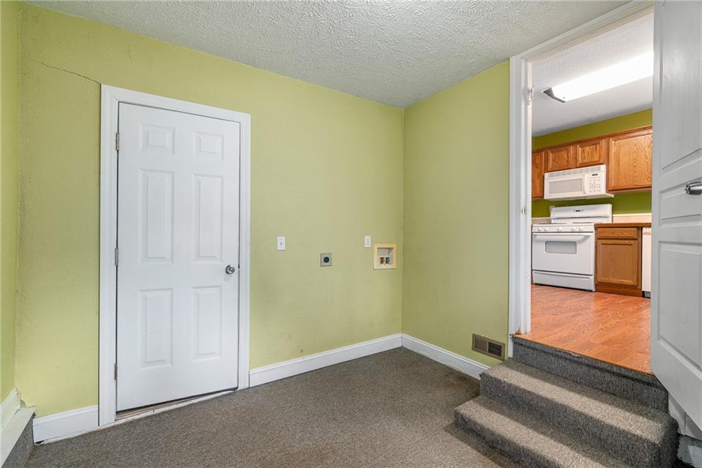 329 E 12th Street Property Photo 19