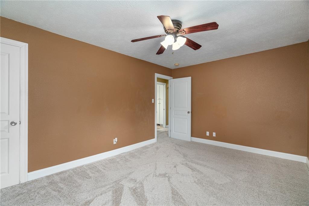 329 E 12th Street Property Photo 20