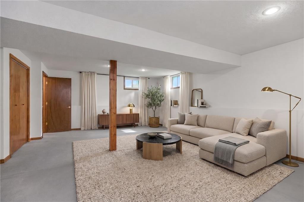 449 Hithergreen Drive Property Photo 13