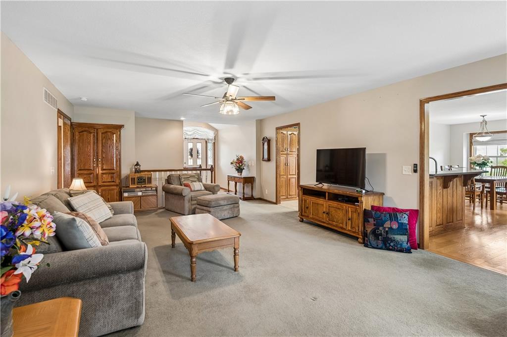 1707 Lynn Road Property Photo 6