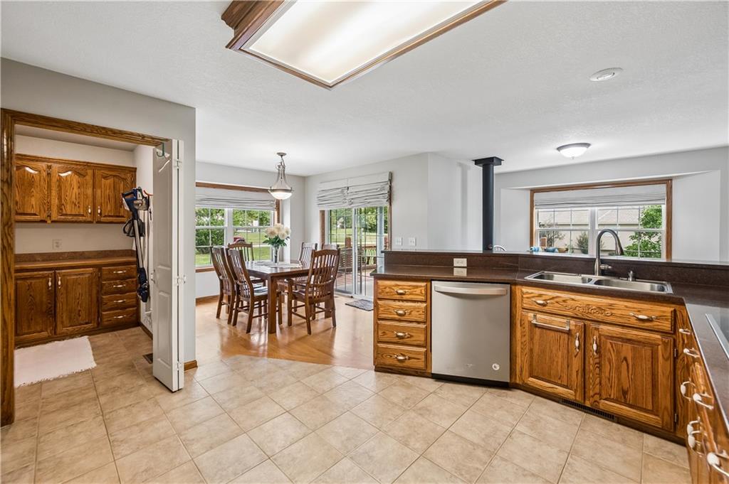 1707 Lynn Road Property Photo 8