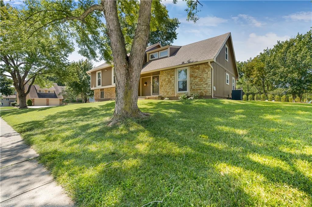4377 SW BREEZY POINT Lane
