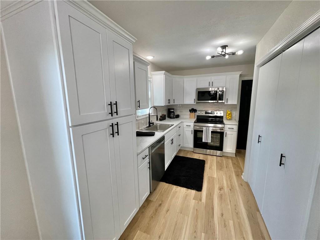 2512 Queen Ridge Drive Property Photo 7