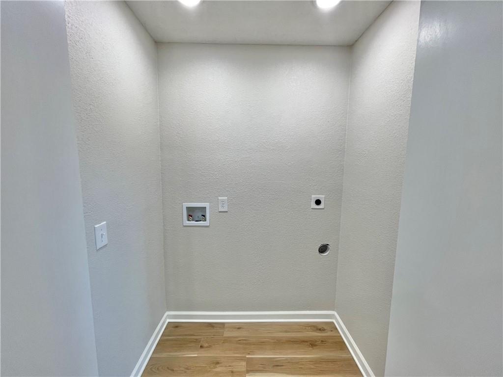 2512 Queen Ridge Drive Property Photo 8