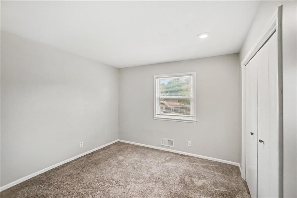 11901 E 54th Terrace Property Photo 15