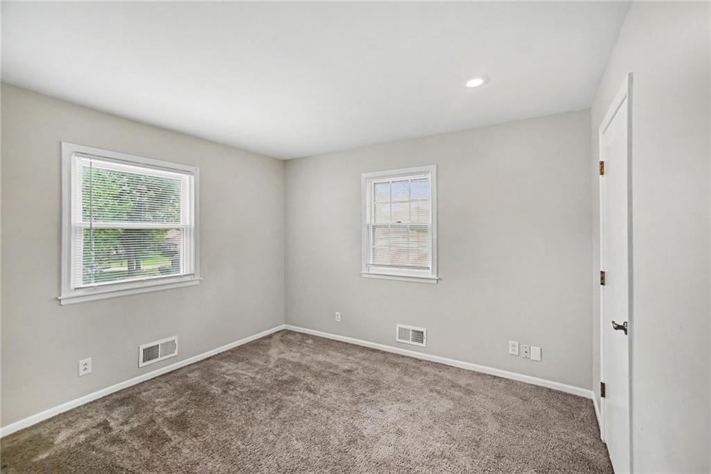 11901 E 54th Terrace Property Photo 18