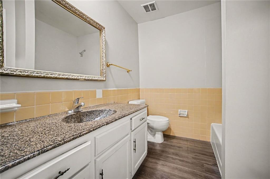 11901 E 54th Terrace Property Photo 25