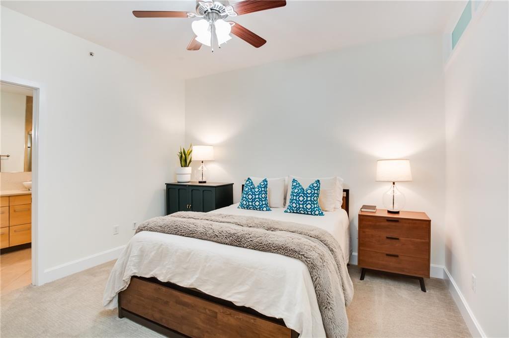 4521 Wornall Road Property Photo 11
