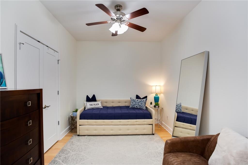 4521 Wornall Road Property Photo 15