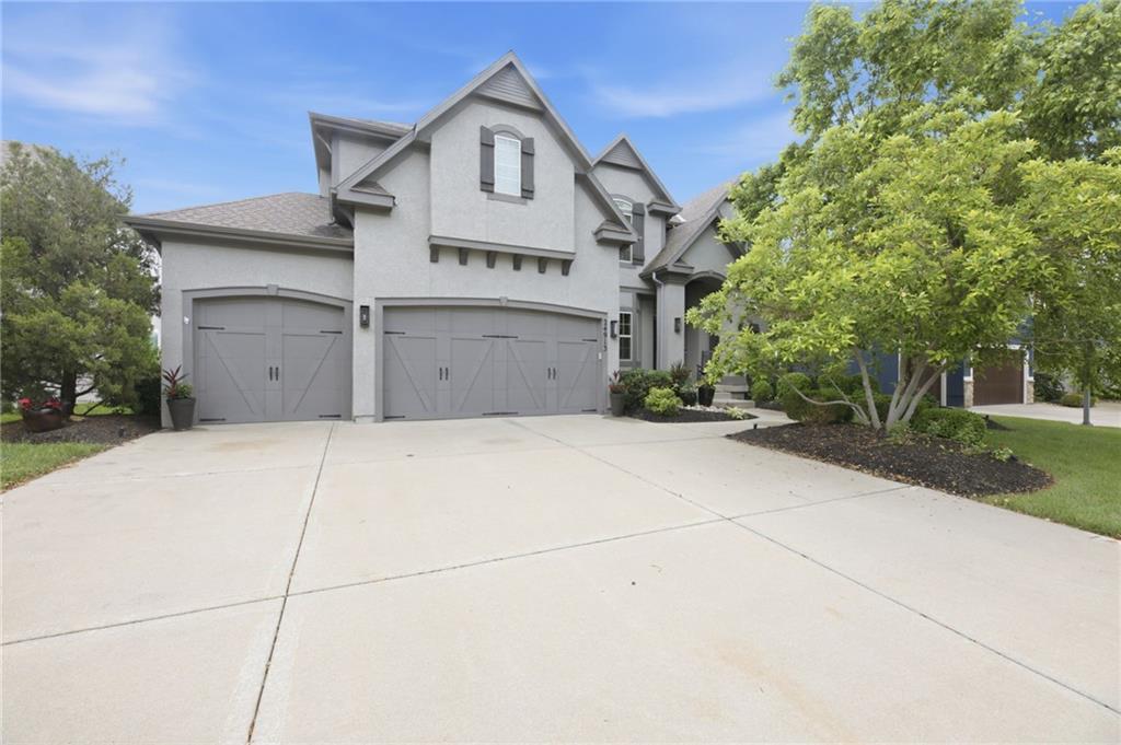 24913 W 98th Street Property Photo 2