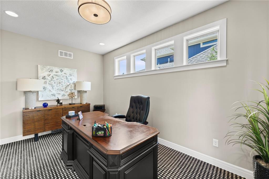 24913 W 98th Street Property Photo 15