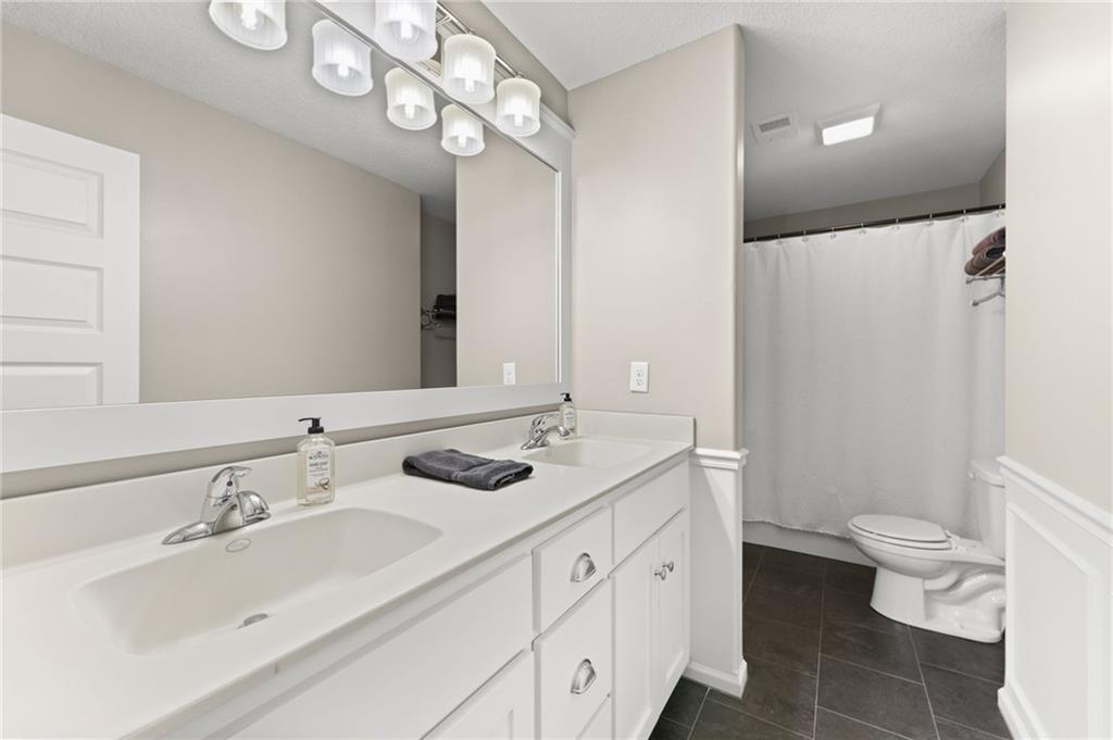 24913 W 98th Street Property Photo 39