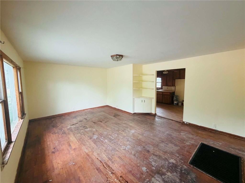 310 N 4th Avenue Property Photo 5