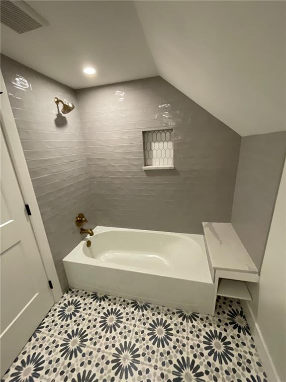 2905 W 73rd Street Property Photo 8