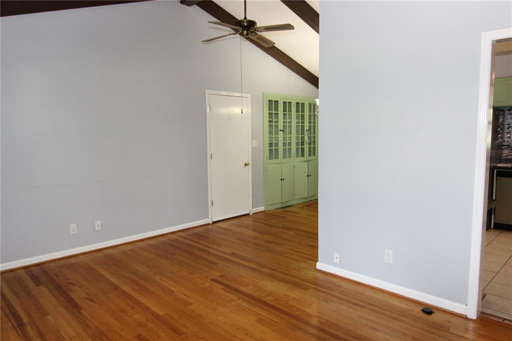 7104 Melrose Lane Property Photo 3