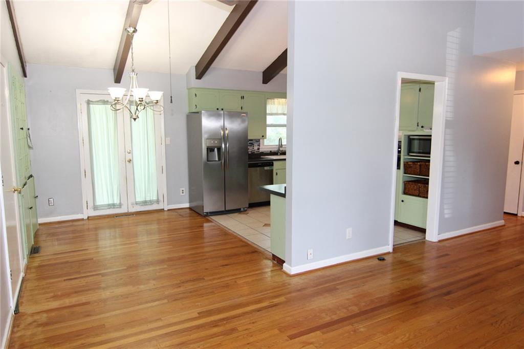 7104 Melrose Lane Property Photo 4