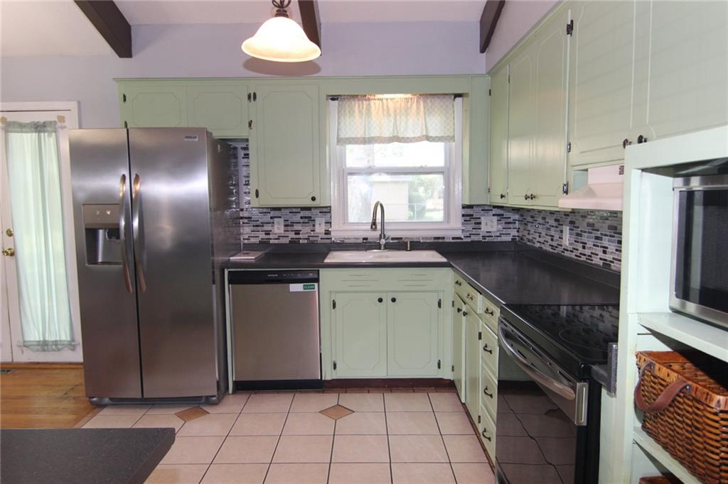 7104 Melrose Lane Property Photo 5