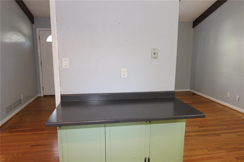 7104 Melrose Lane Property Photo 9