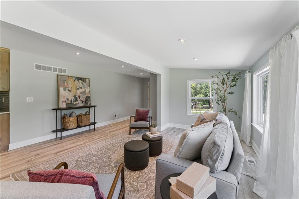 1305 S 80th Street Property Photo 6