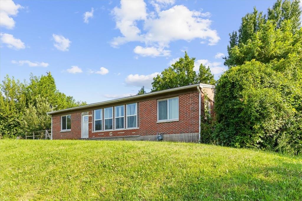 5729 PARALLEL Parkway Property Photo 1