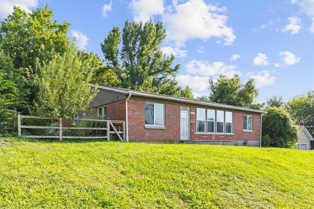 5729 Parallel Parkway Property Photo 3
