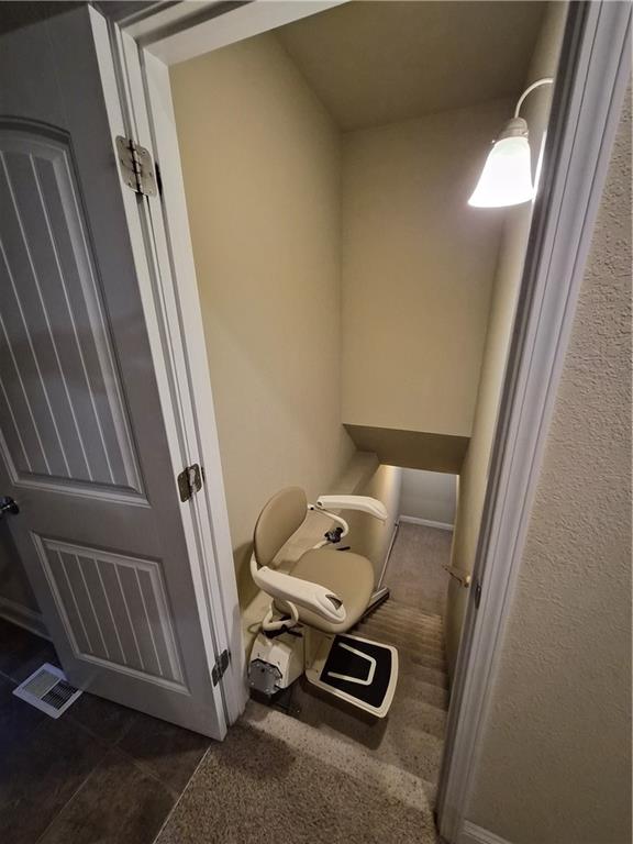 4904 Kelsey Court Property Photo 3