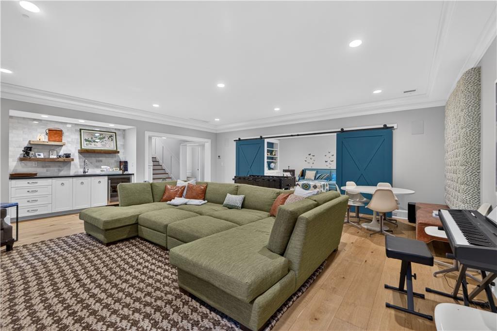 6010 Windsor Drive Property Photo 40