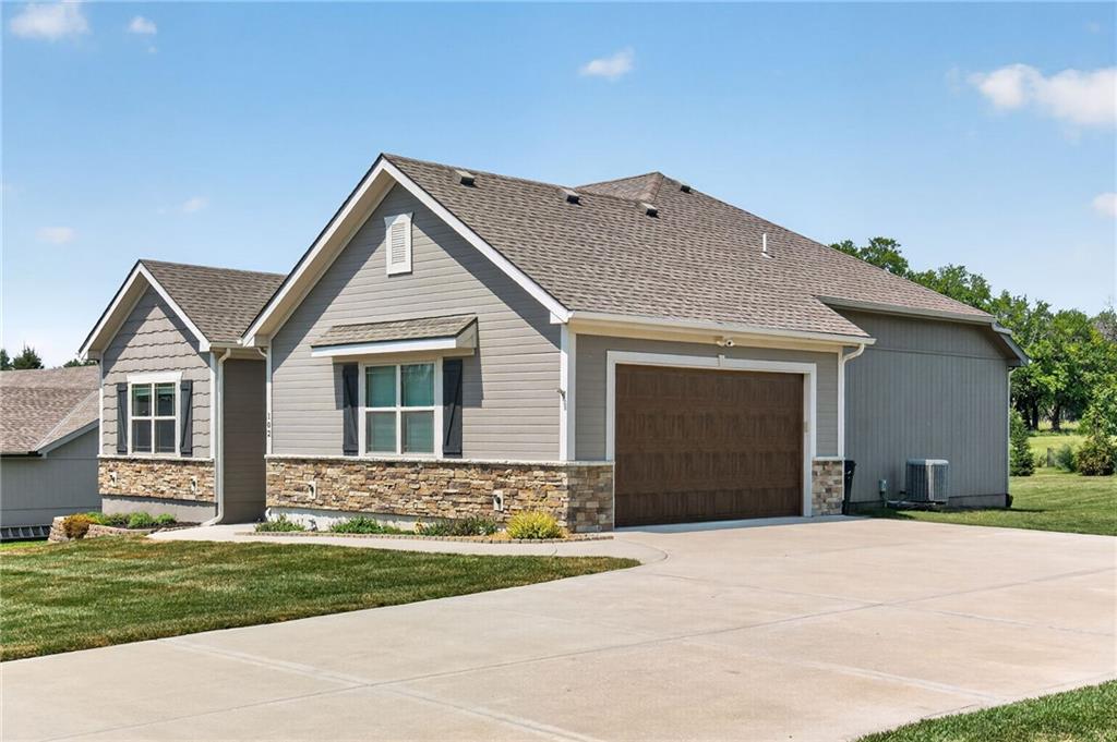 102 Dorchester Drive Property Photo 4