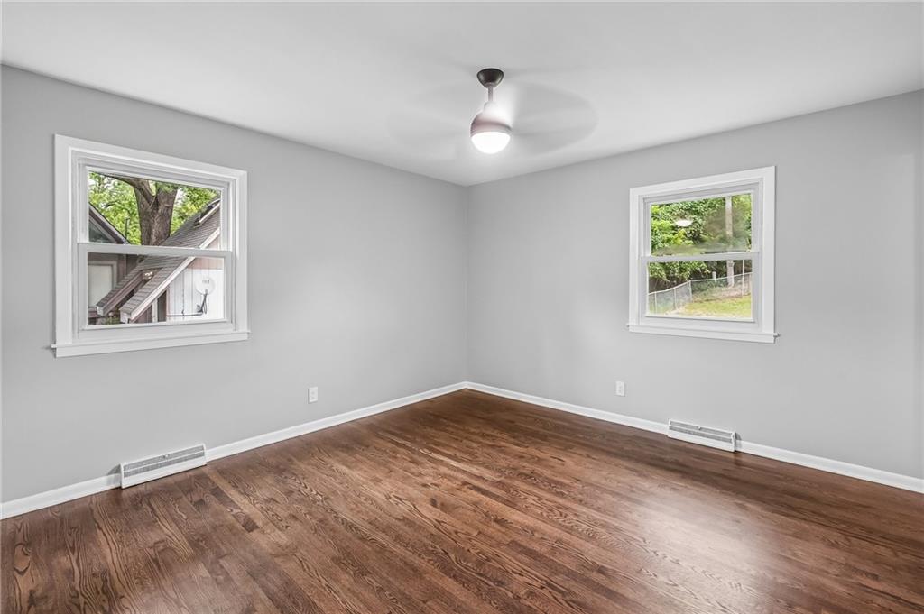 3741 N Brighton Avenue Property Photo 15