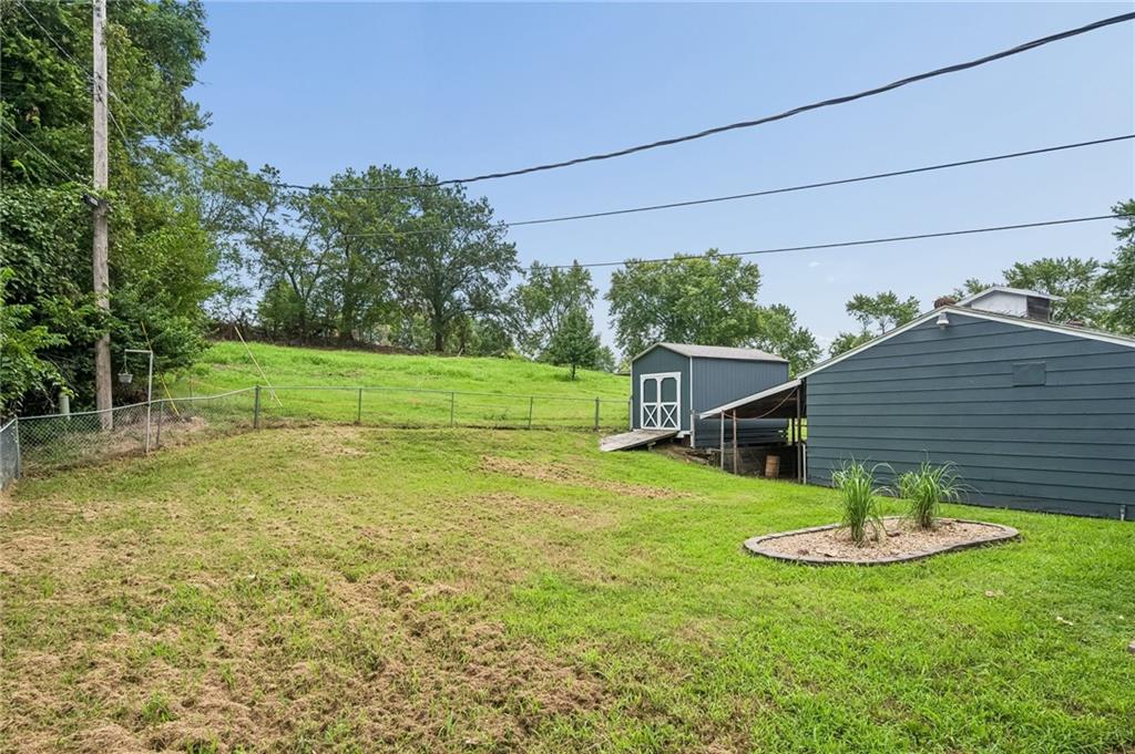 3741 N Brighton Avenue Property Photo 25