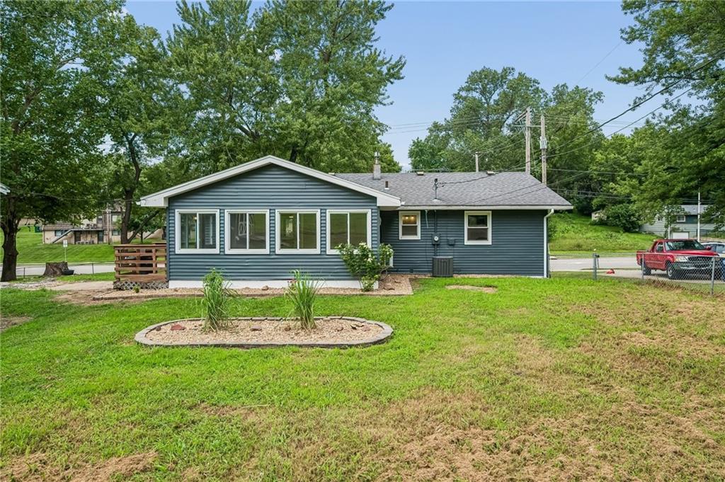 3741 N Brighton Avenue Property Photo 28