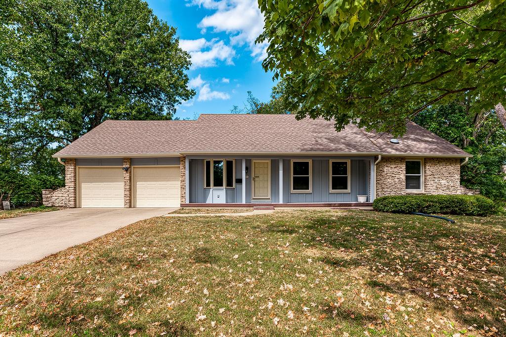 8606 W 88th Street Property Photo 1