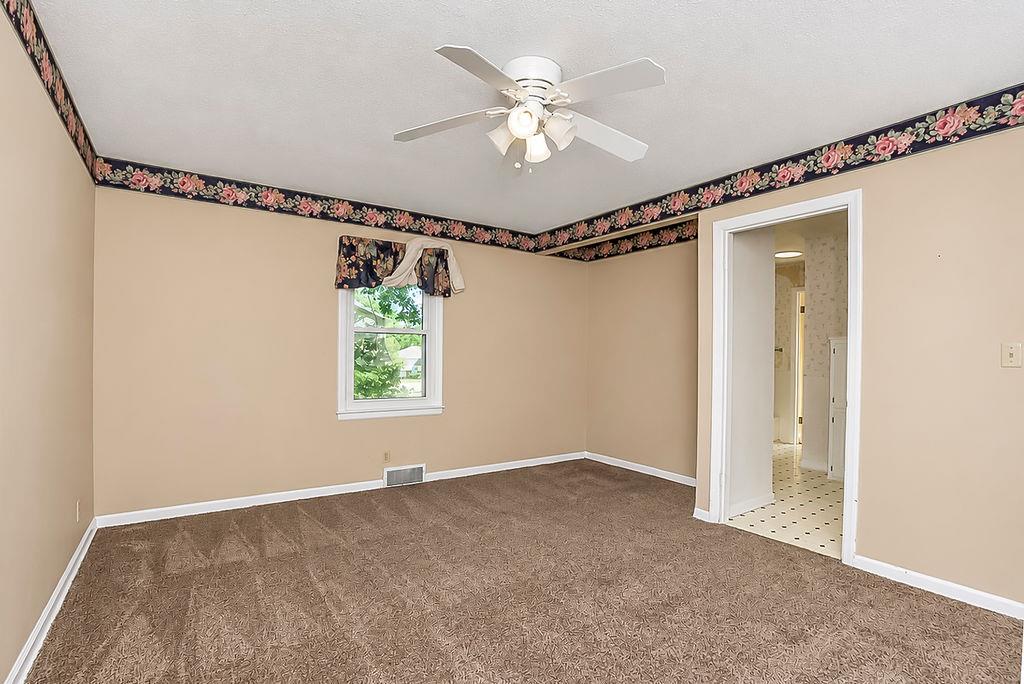 8606 W 88th Street Property Photo 17