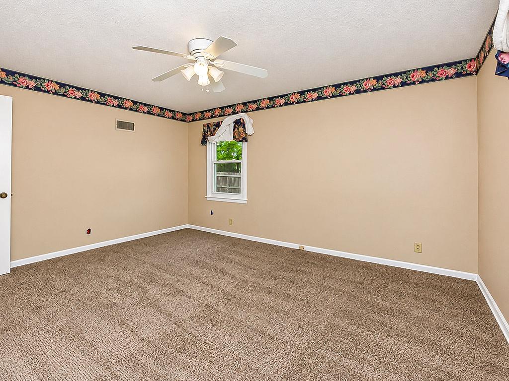 8606 W 88th Street Property Photo 18
