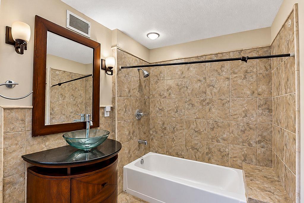8606 W 88th Street Property Photo 25