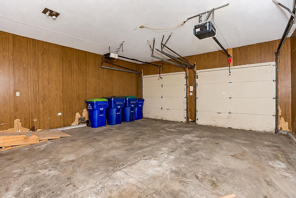 8606 W 88th Street Property Photo 27