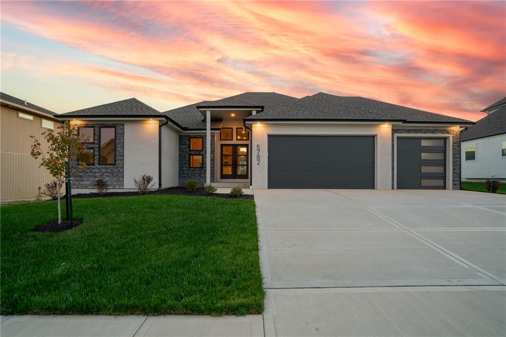 5782 NW Black Oak Court Property Photo 1