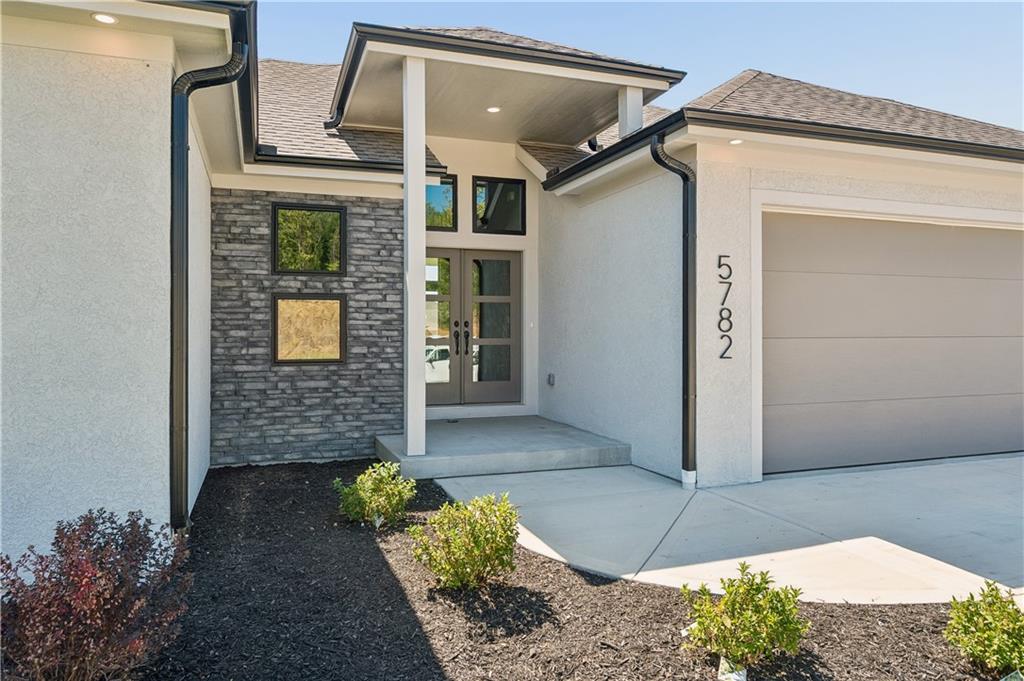5782 Nw Black Oak Court Property Photo 2