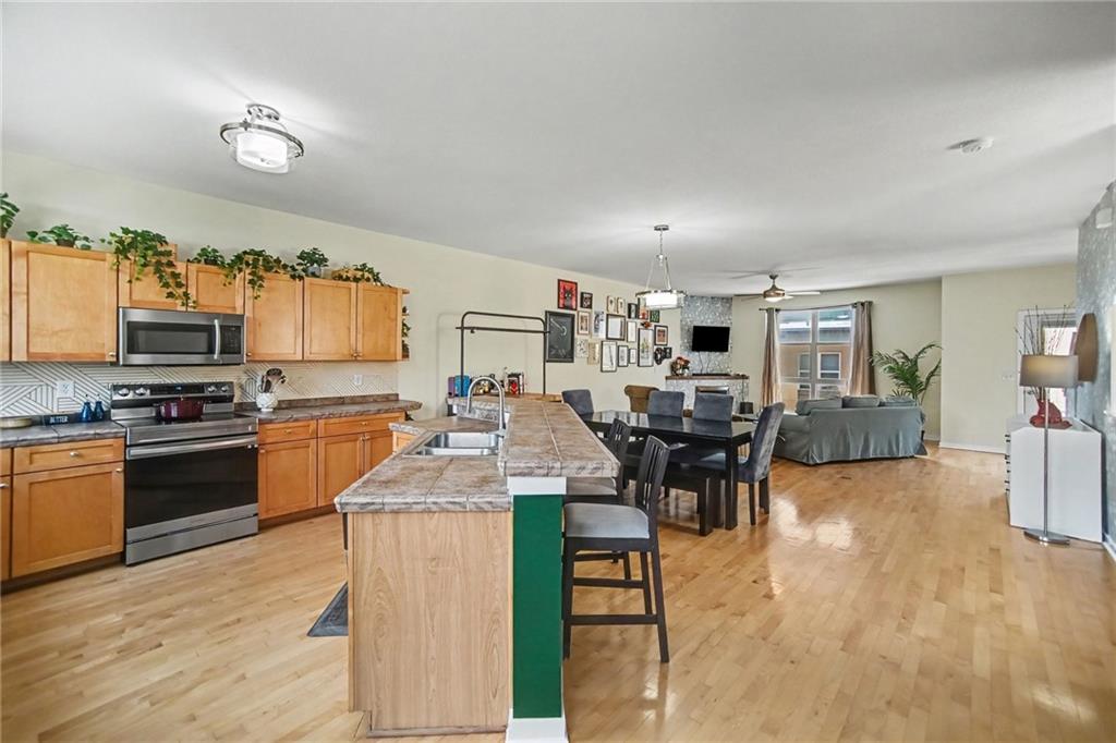 4561 Madison Avenue Property Photo 6