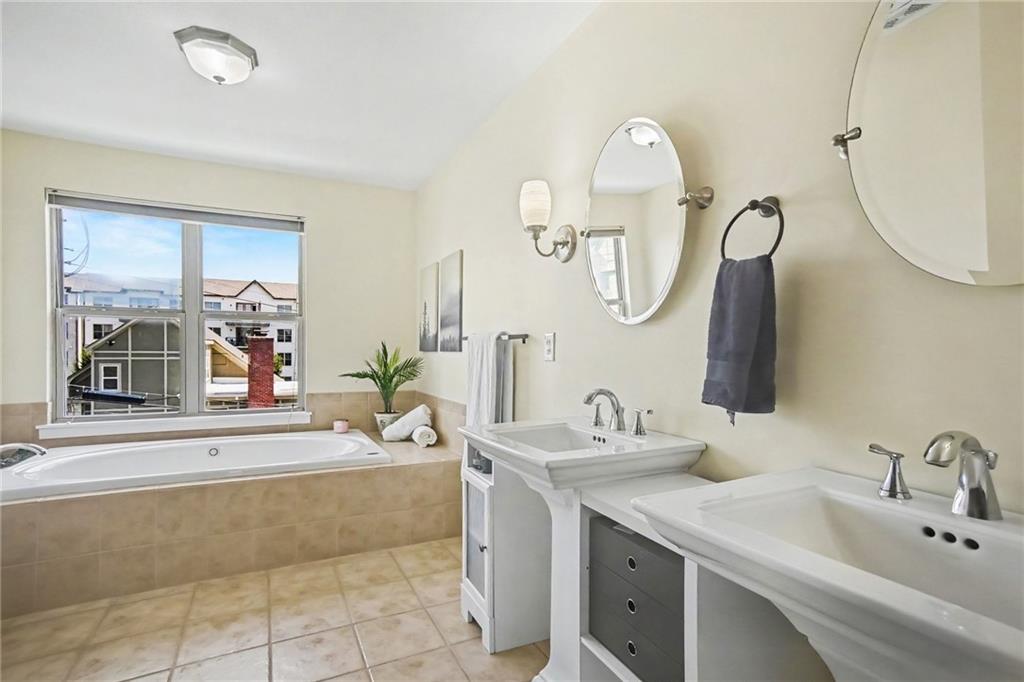 4561 Madison Avenue Property Photo 11