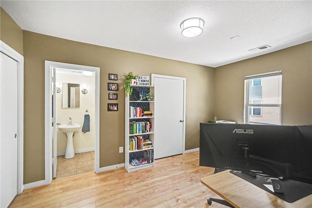 4561 Madison Avenue Property Photo 15