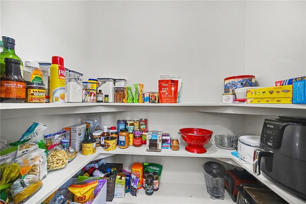 4561 Madison Avenue Property Photo 18