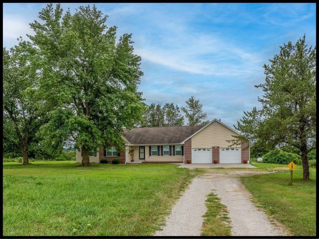 560 Ne 115 Road Property Photo 6
