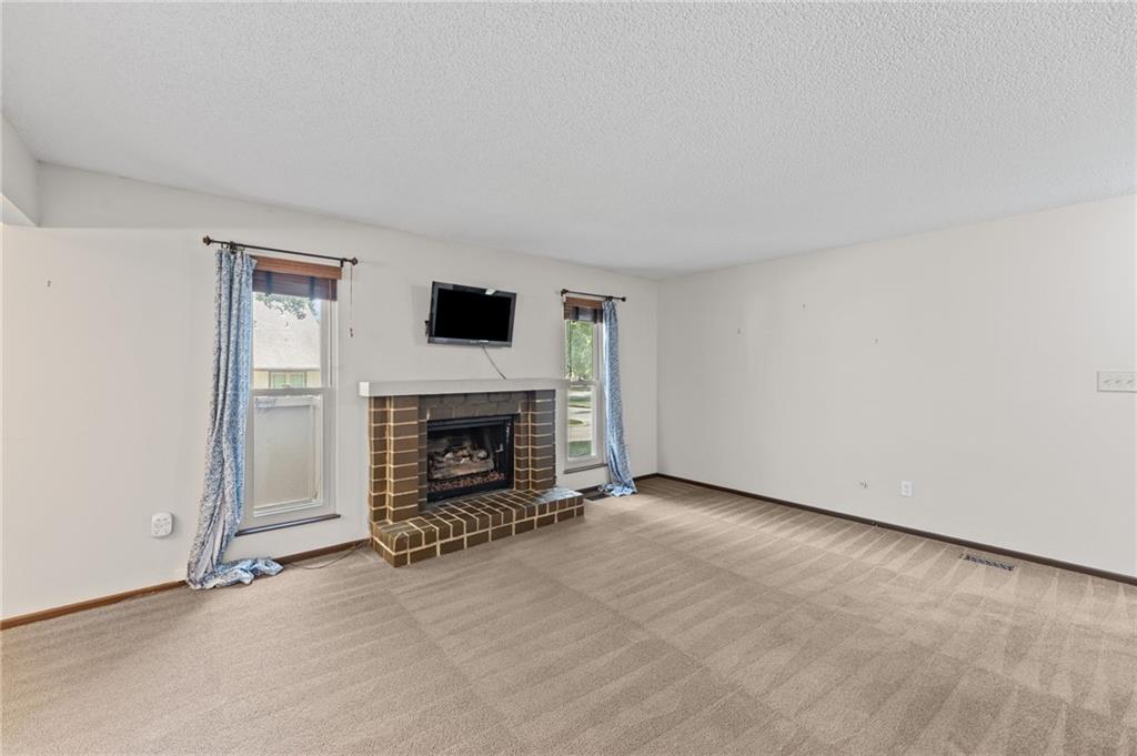 12218 Holmes Lane Property Photo 6