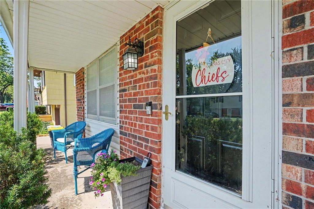 5052 Ne 56th Place Property Photo 4